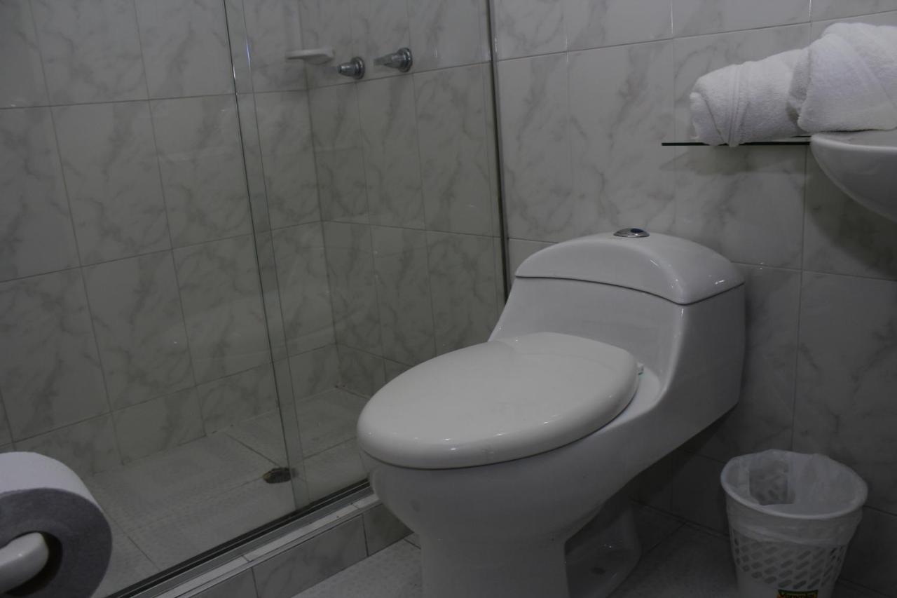 Hotel Dorado Plaza Bogota Bagian luar foto