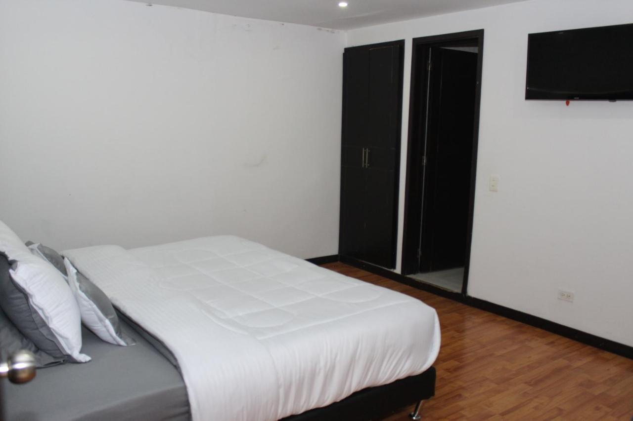 Hotel Dorado Plaza Bogota Bagian luar foto