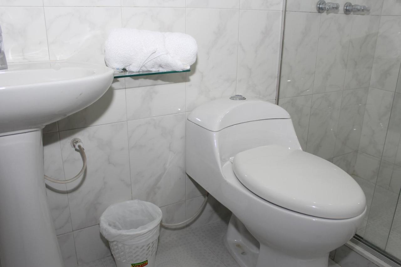 Hotel Dorado Plaza Bogota Bagian luar foto
