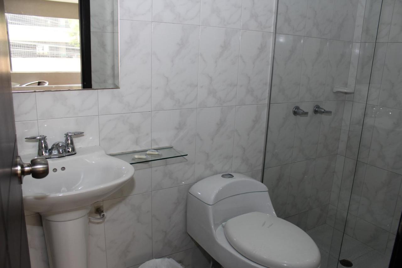 Hotel Dorado Plaza Bogota Bagian luar foto