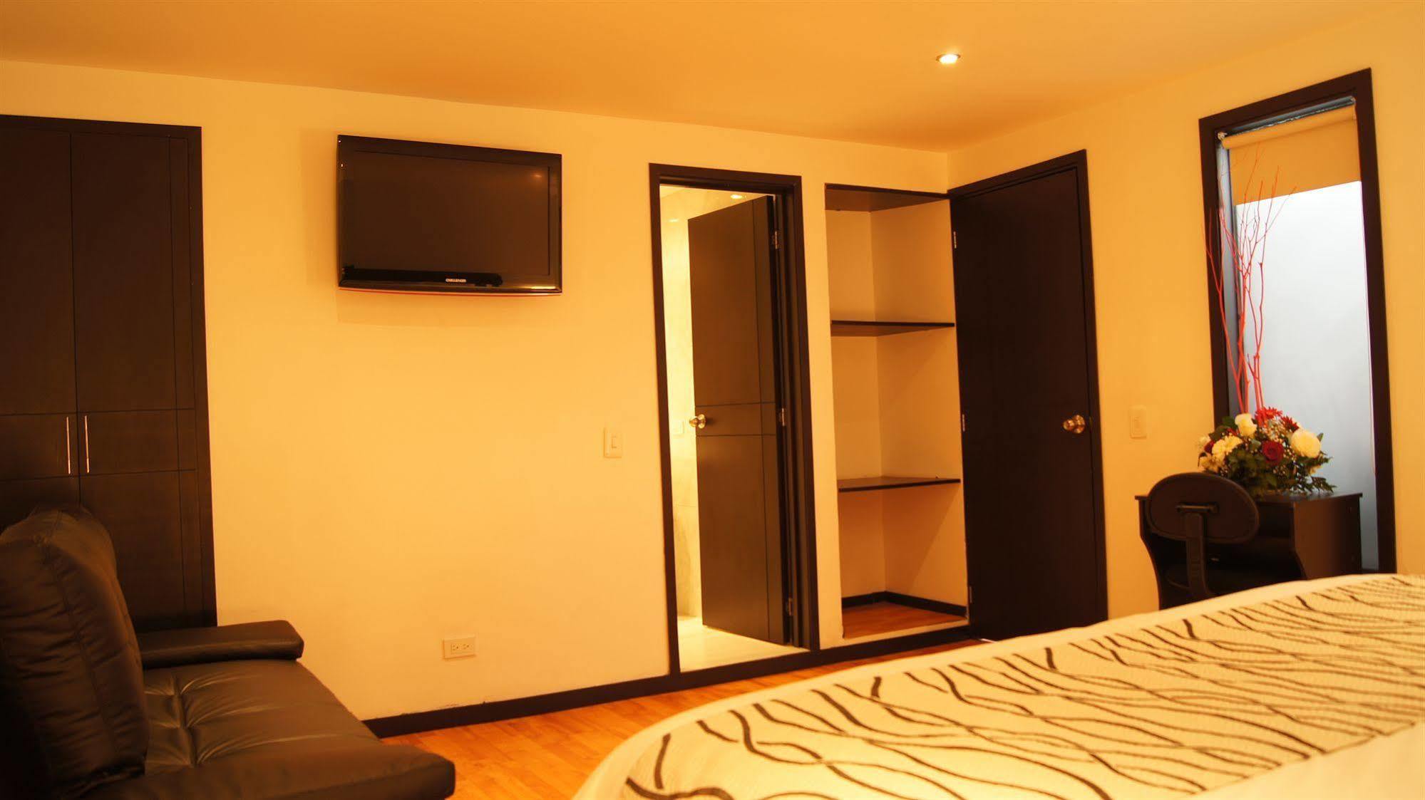 Hotel Dorado Plaza Bogota Bagian luar foto